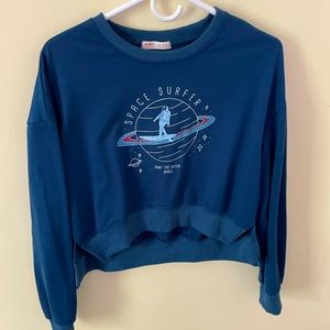 grafic cropped sweater